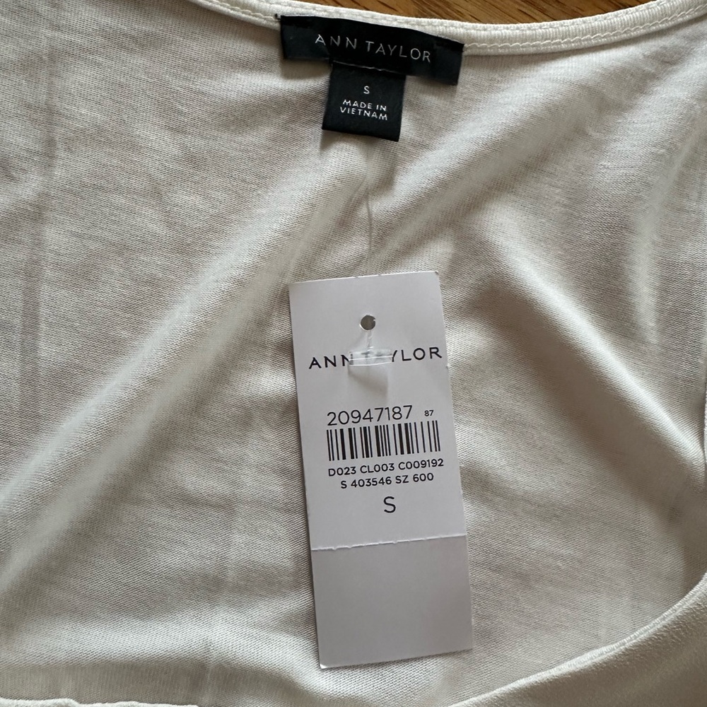 Set of Ann Taylor Mixed Media Tank Tops - Picture 5 of 6